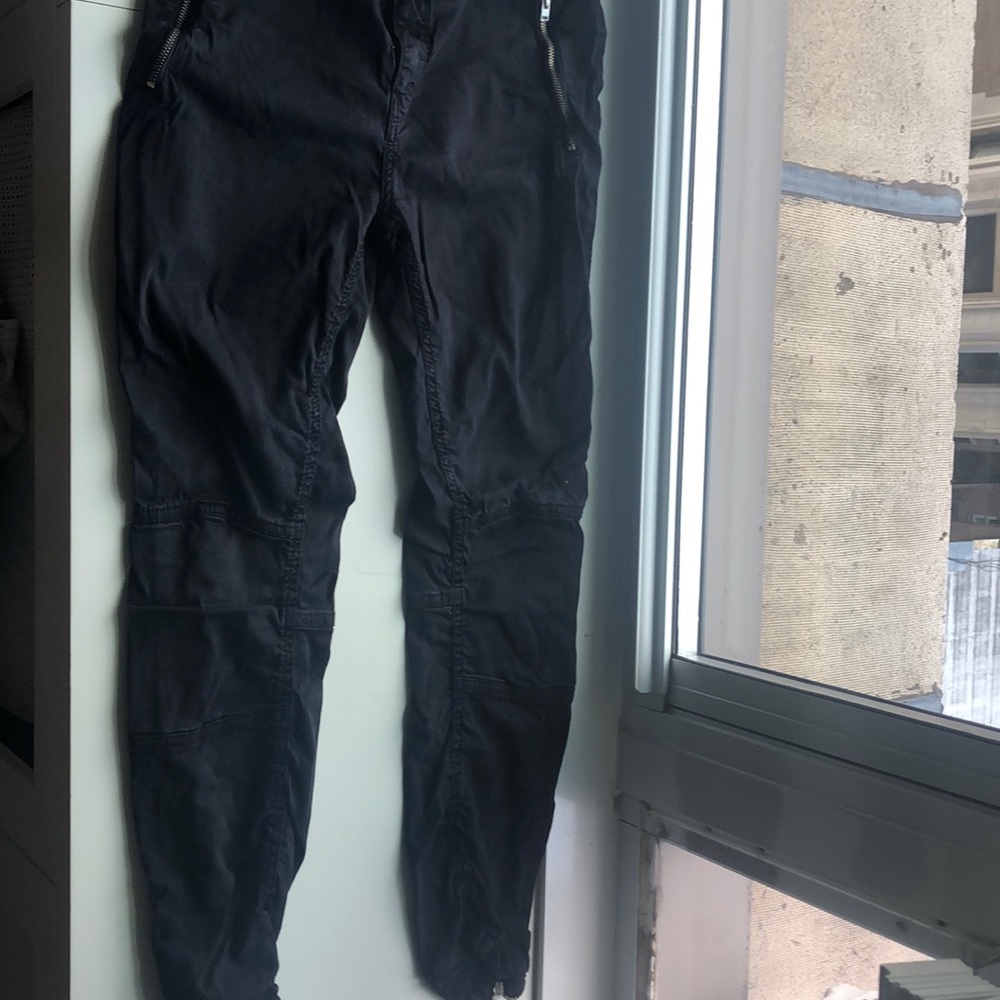 black skinny jeans